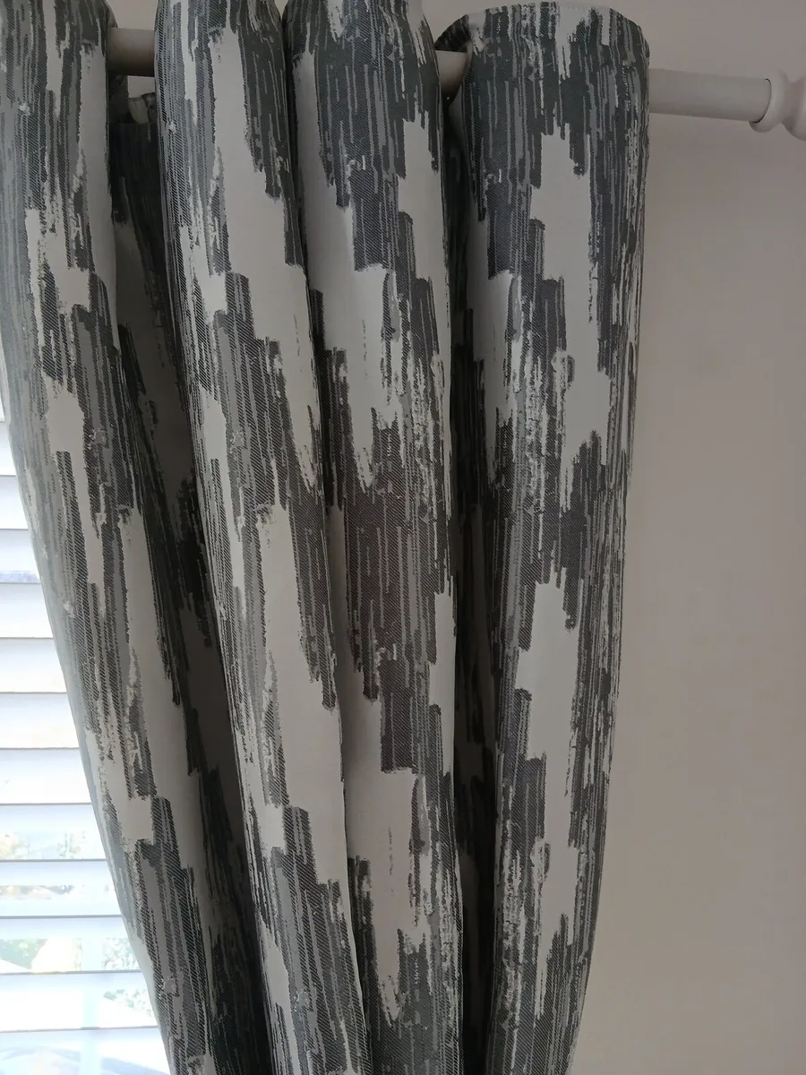 Grey curtains - Image 1
