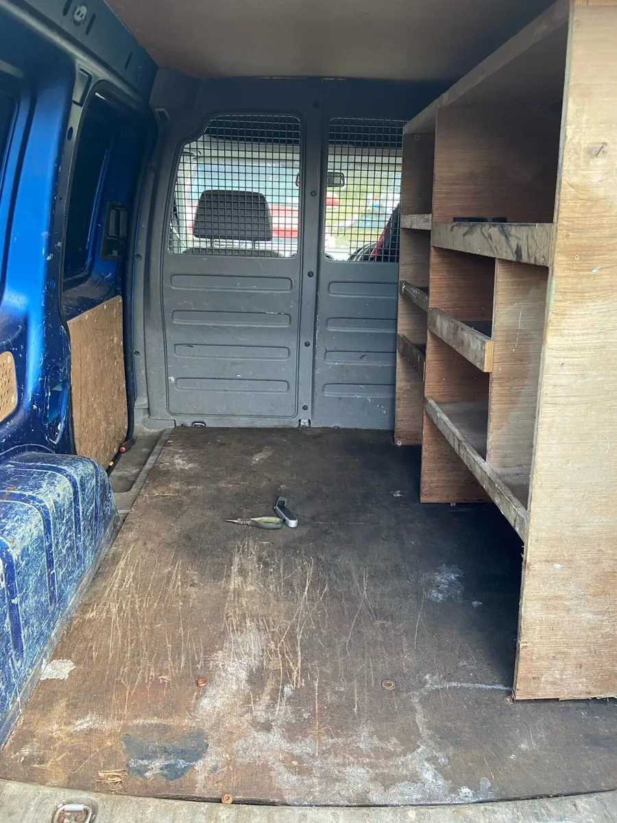 Vw caddy 350k kms - Image 4