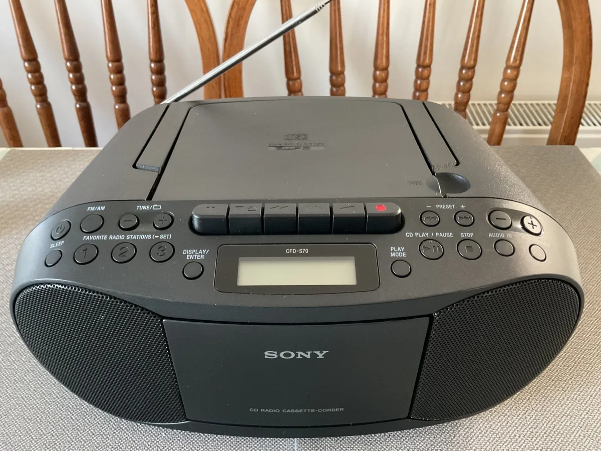 Sony CFD S70 radio cd boombox - Image 1