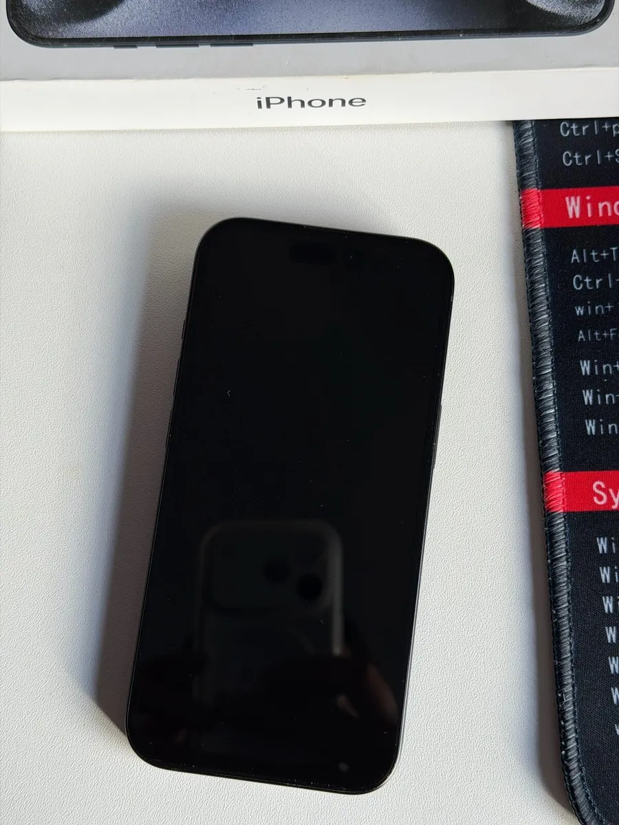 iPhone 15 - Image 1