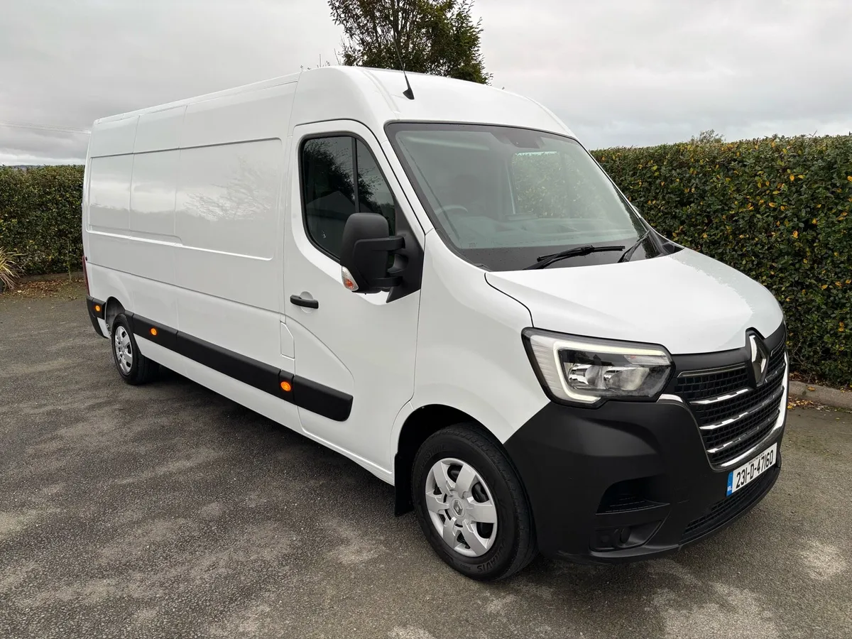 (231)Renault Master Business + 2023 Irish Reg - Image 1