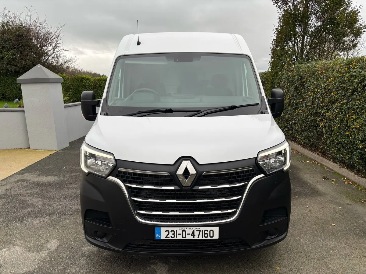 (231)Renault Master Business + 2023 Irish Reg - Image 2