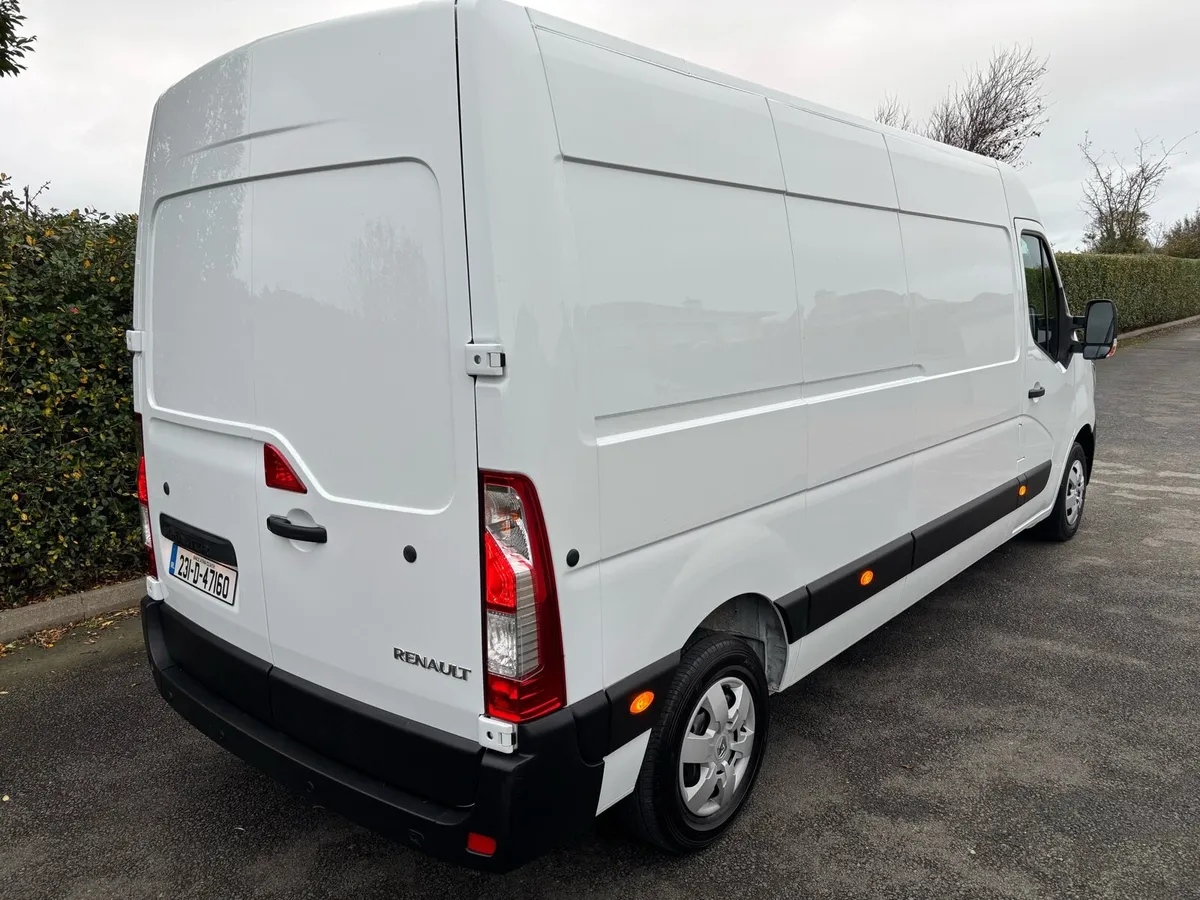 (231)Renault Master Business + 2023 Irish Reg - Image 4