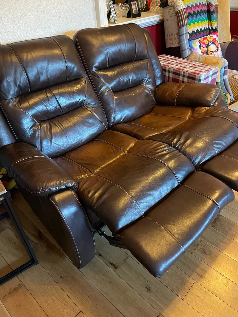 Leather recliner sofa - Image 2