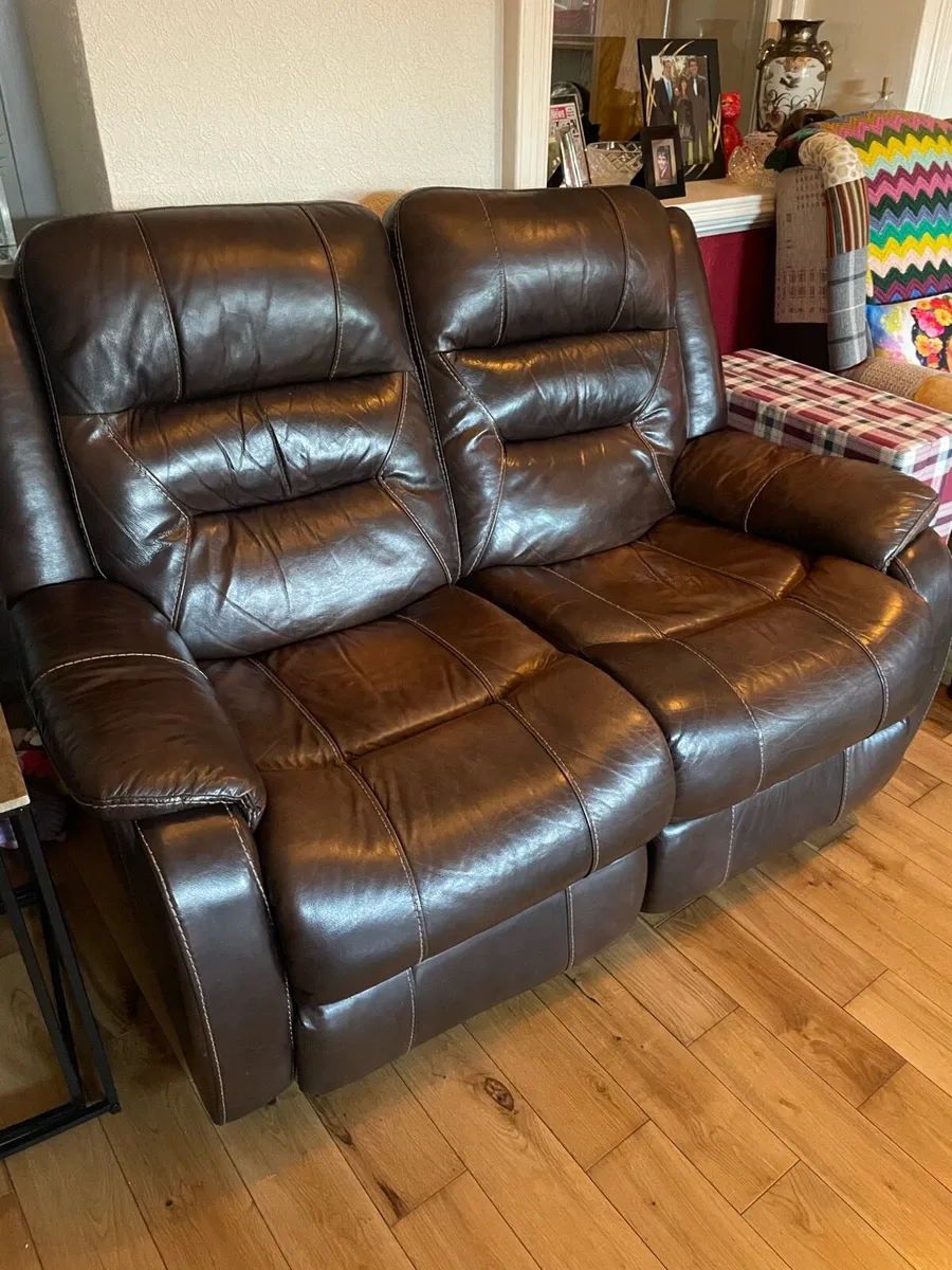 Leather recliner sofa - Image 3