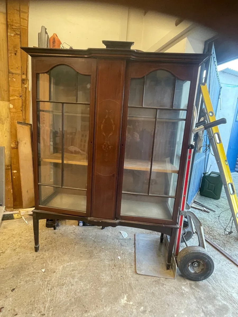 Glass cabinet - Image 1