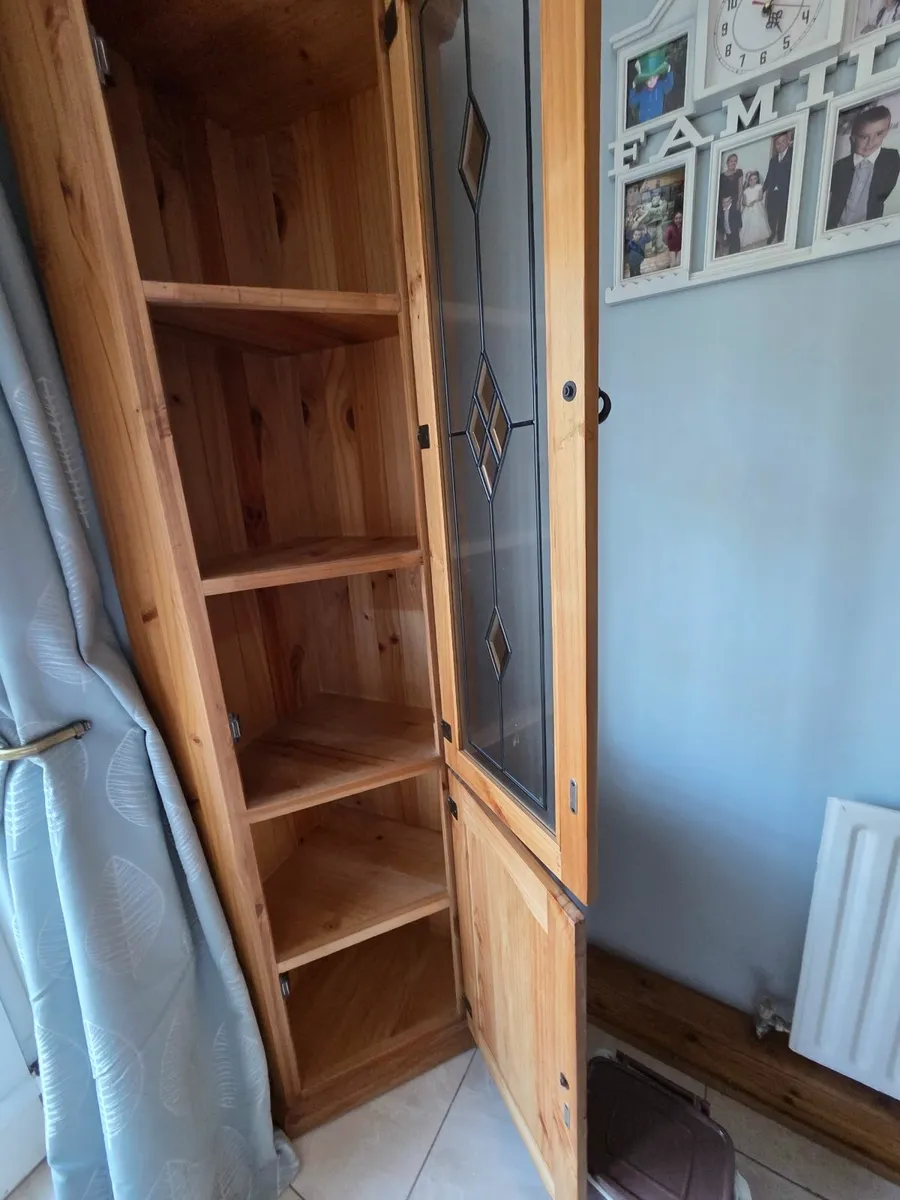 Corner display unit - Image 1