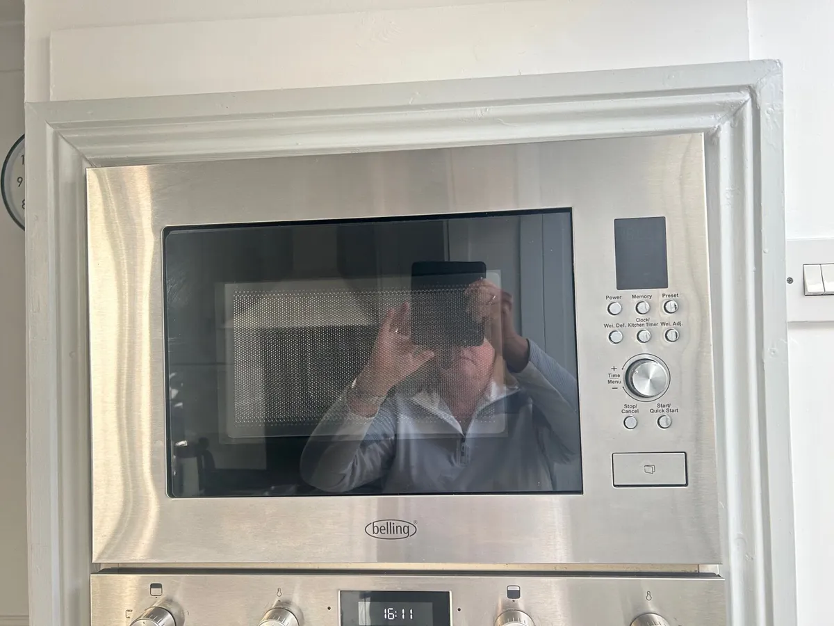 Built in microwave - Image 1