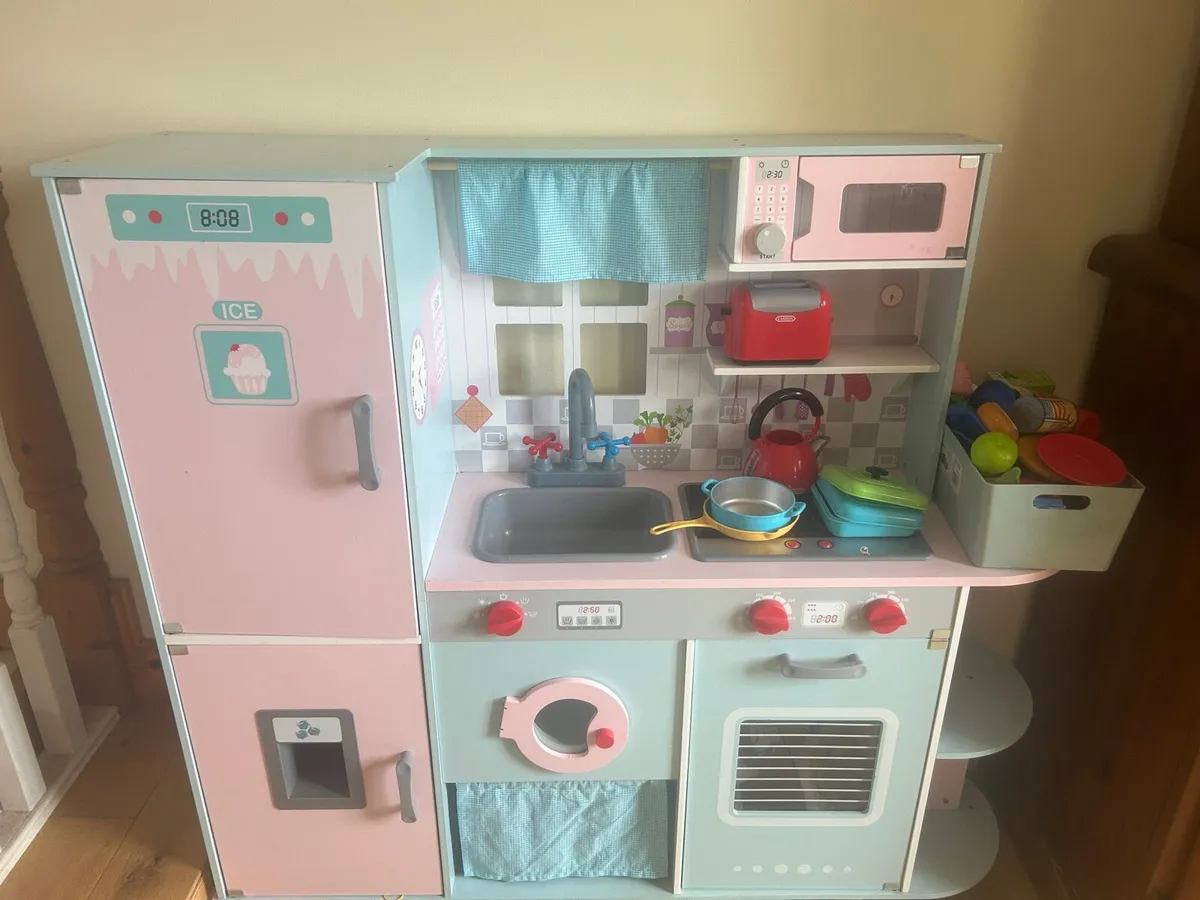 Toy Kitchen - Image 1