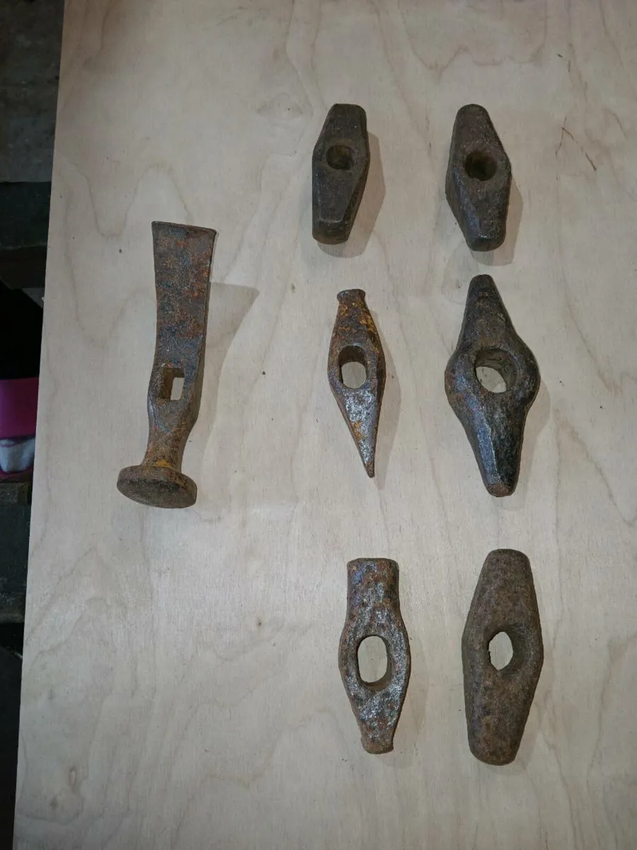 Hammer heads - Image 1