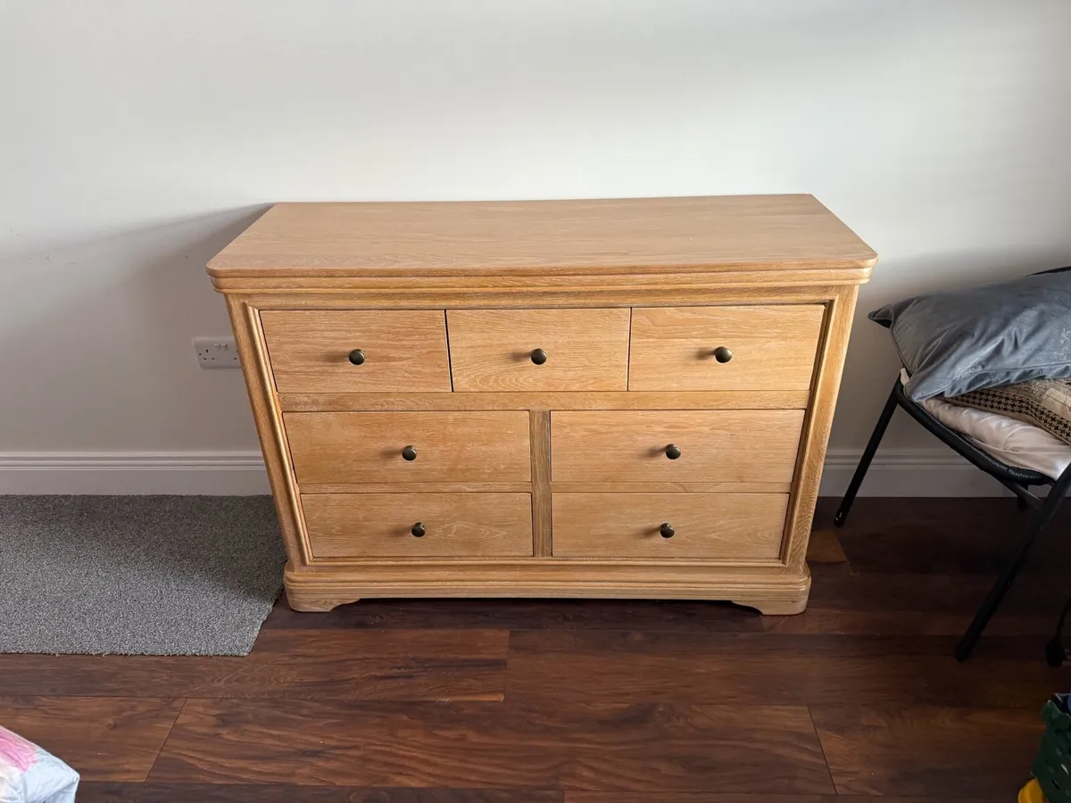 Beautiful bedroom set - Image 2