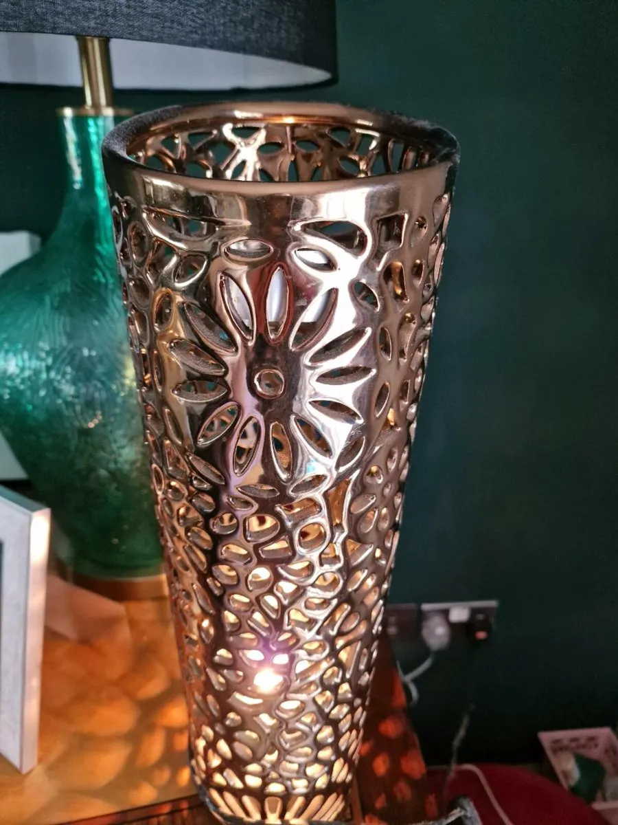 Rose gold table lamp - Image 4