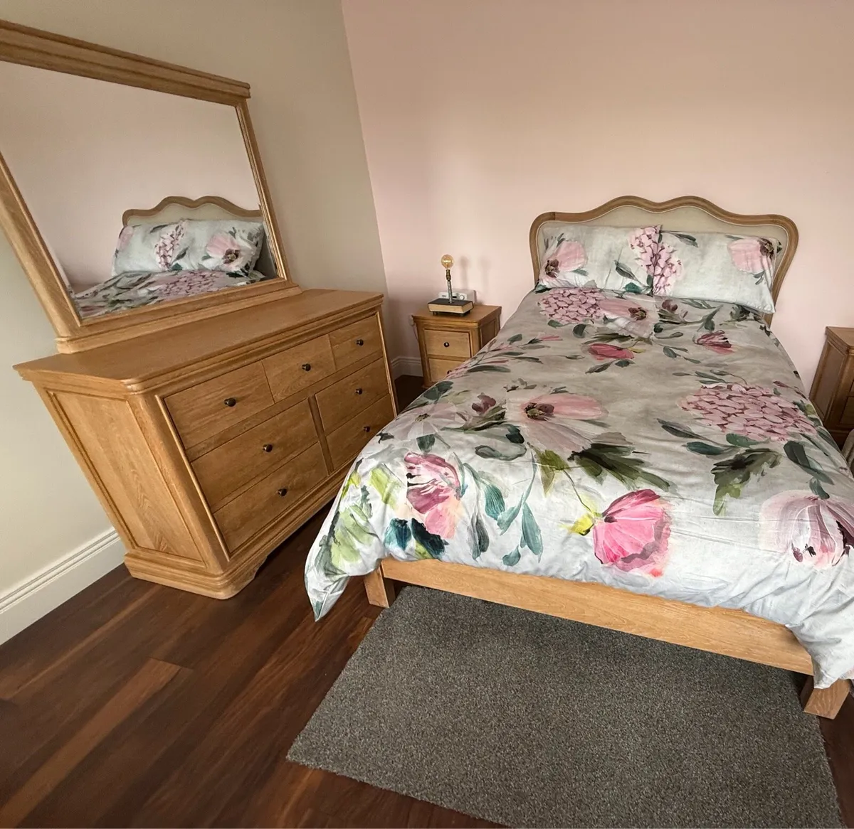 Beautiful bedroom set - Image 4