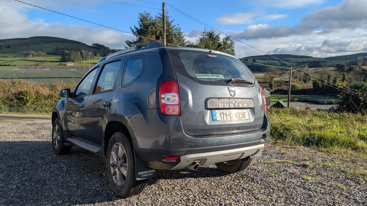 2017 Dacia Duster - Image 2