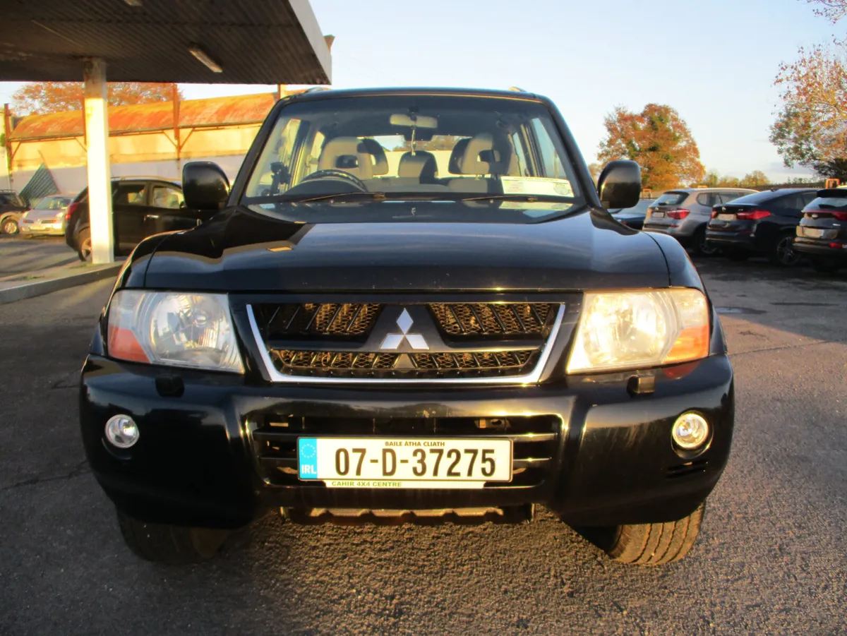 Mitsubishi Pajero 2.5 TDI GLS SWB COMM - Image 2
