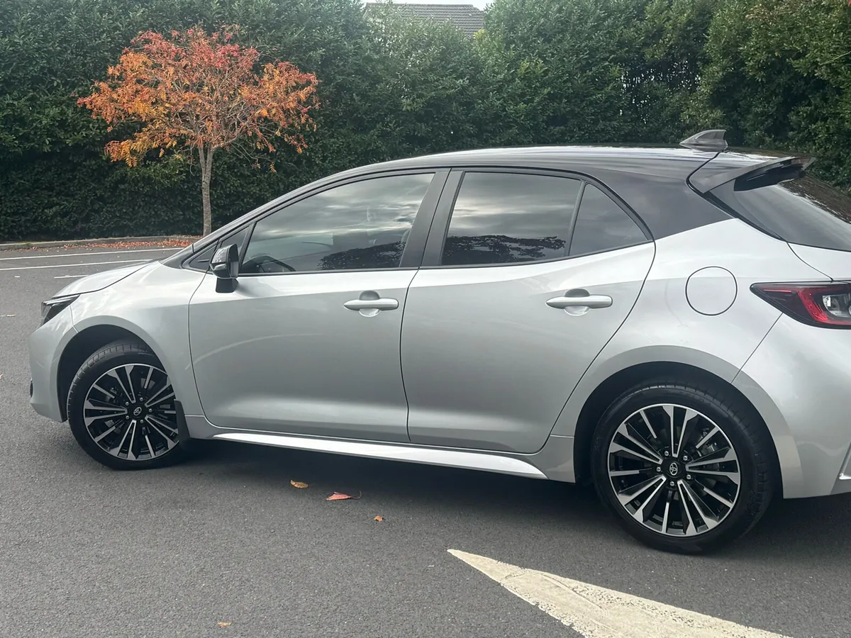 Toyota corolla - Image 4