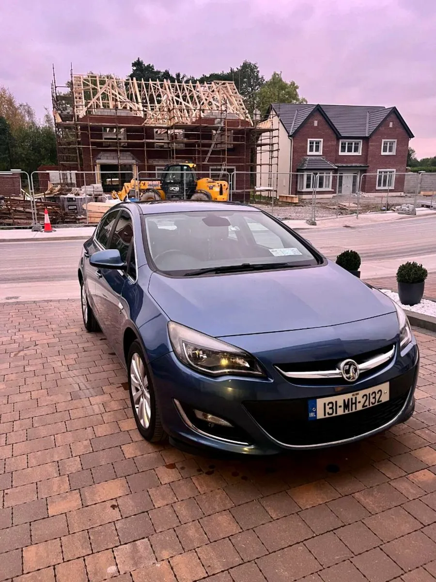 Vauxhall Astra 2013 2.0 Diesel - Image 1