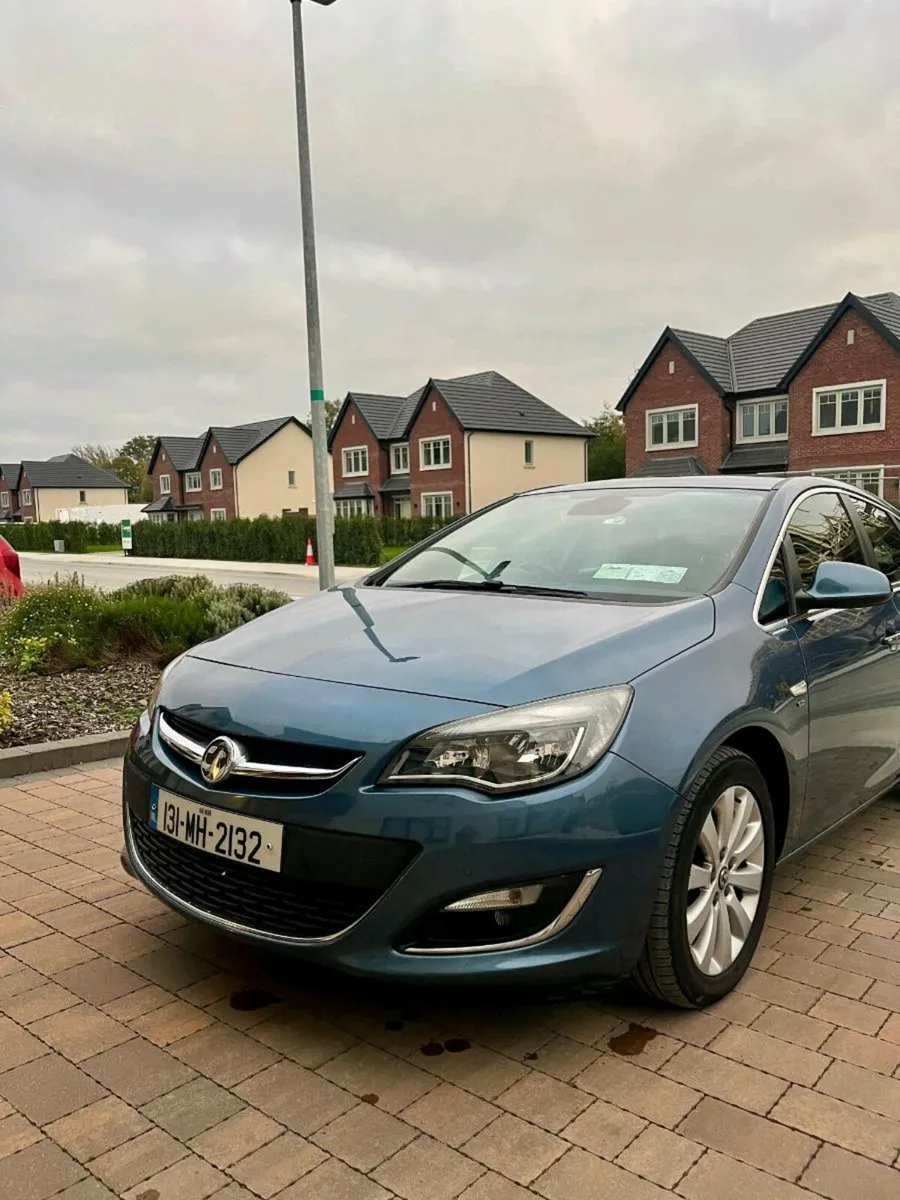 Vauxhall Astra 2013 2.0 Diesel - Image 2