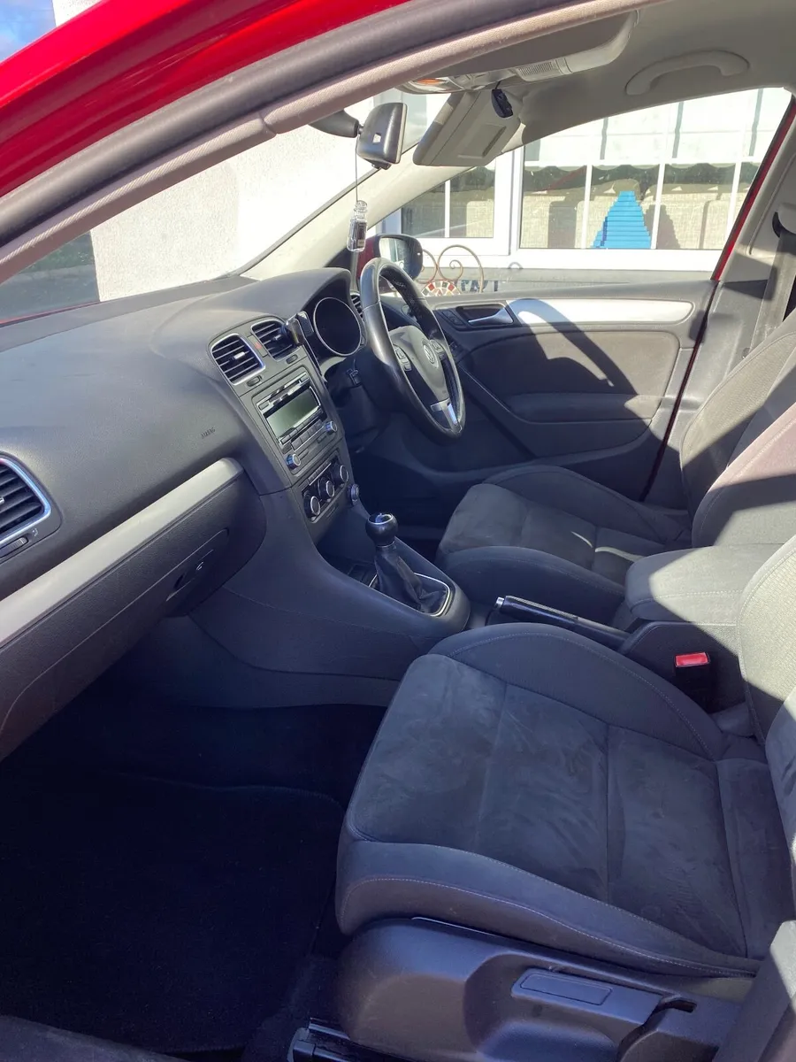 Volkswagen Golf 2011 - Image 4