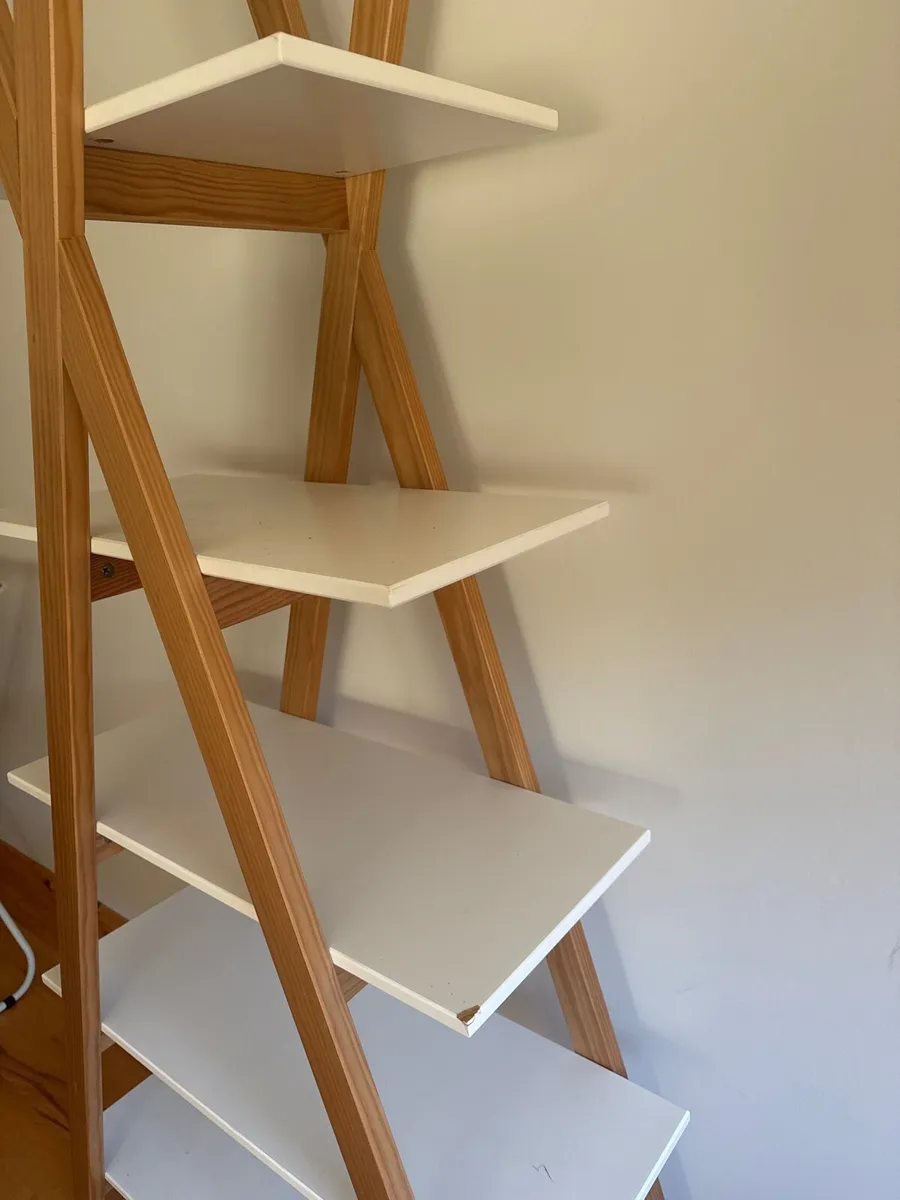 Tipi bookcase by De Eekhoorn - Image 2