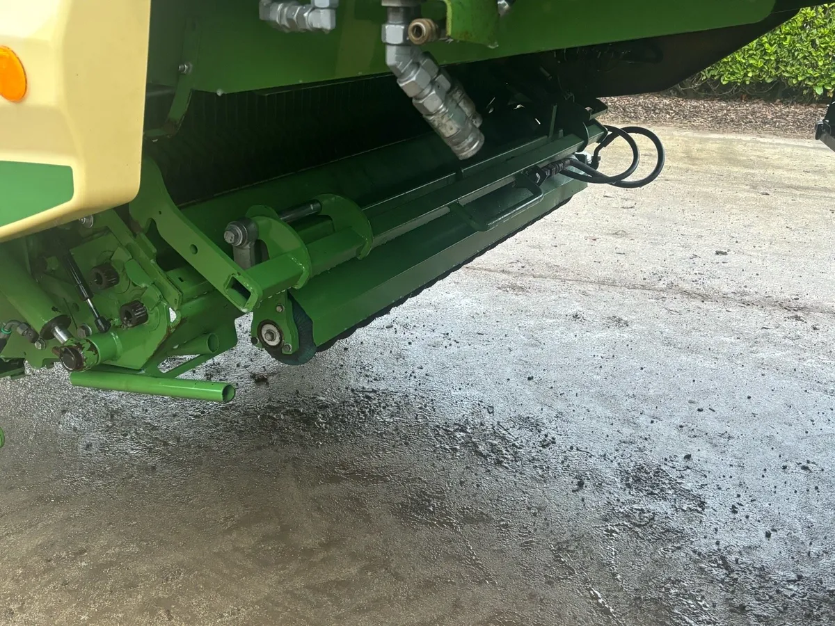 Krone silage wagon - Image 3