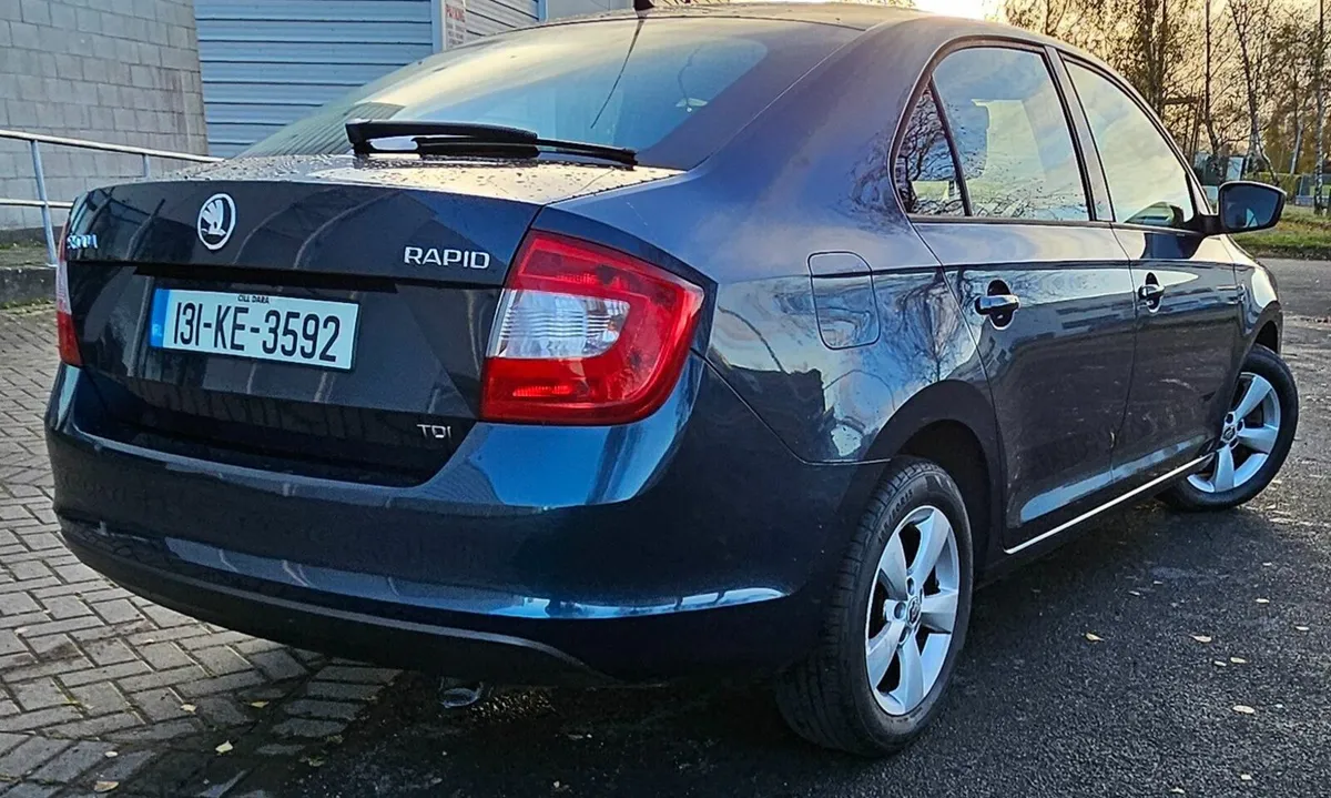 Skoda Rapid 2013 - Image 4