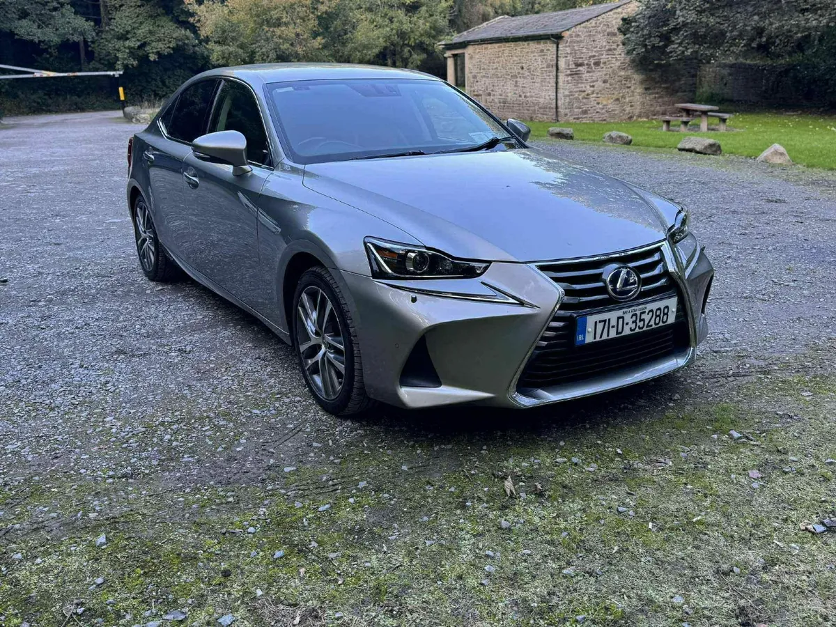 Lexus IS300H 2017 - 2.5L Hybrid - Image 1