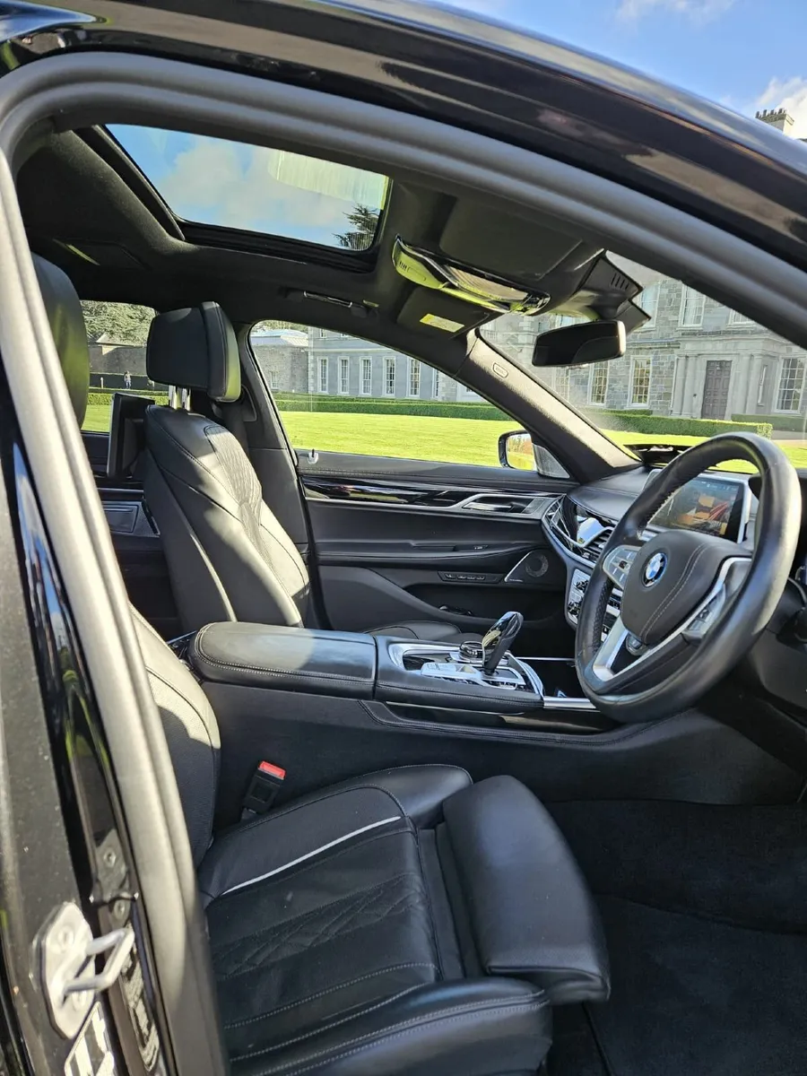 BMW 745Le xDrive (221) – Executive Lounge | Luxury - Image 3