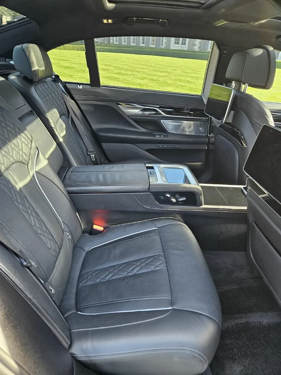 BMW 745Le xDrive (221) – Executive Lounge | Luxury - Image 4