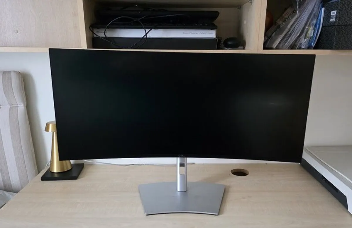 Dell Ultra Sharp 34 USB C Curved Hub Monitor - Image 1