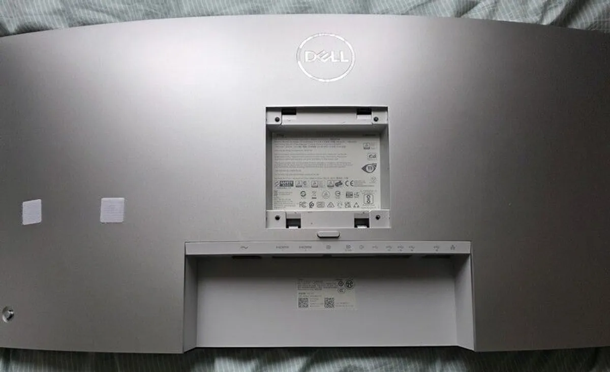 Dell Ultra Sharp 34 USB C Curved Hub Monitor - Image 4