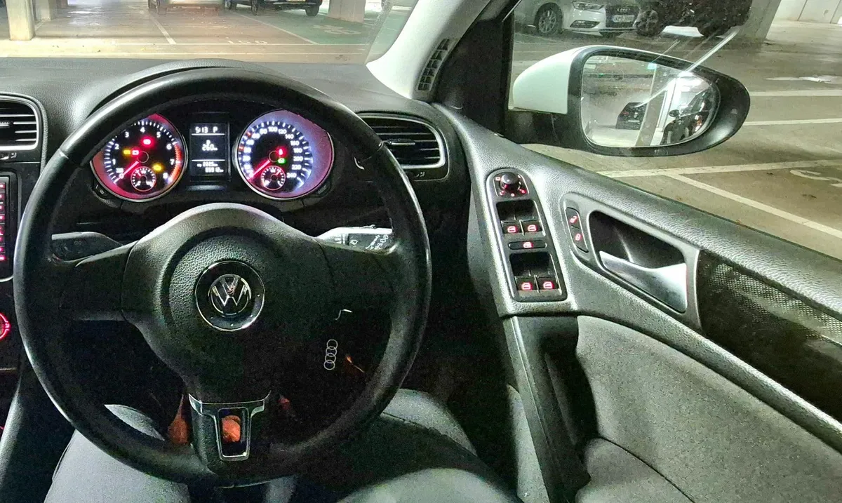 Volkswagen Golf 2012 Automatic Petrol 1.2 - Image 4
