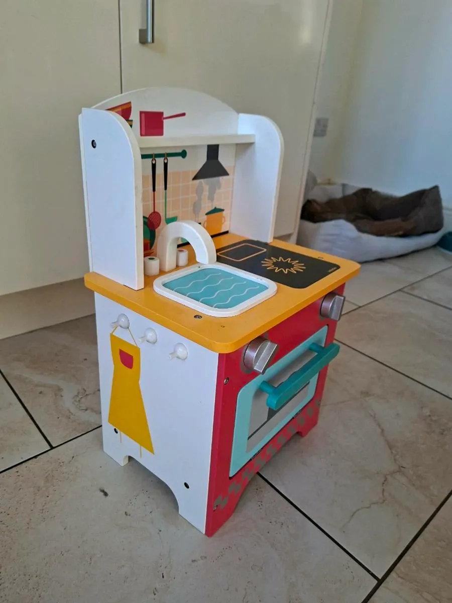 Small toy kitchen - Image 2