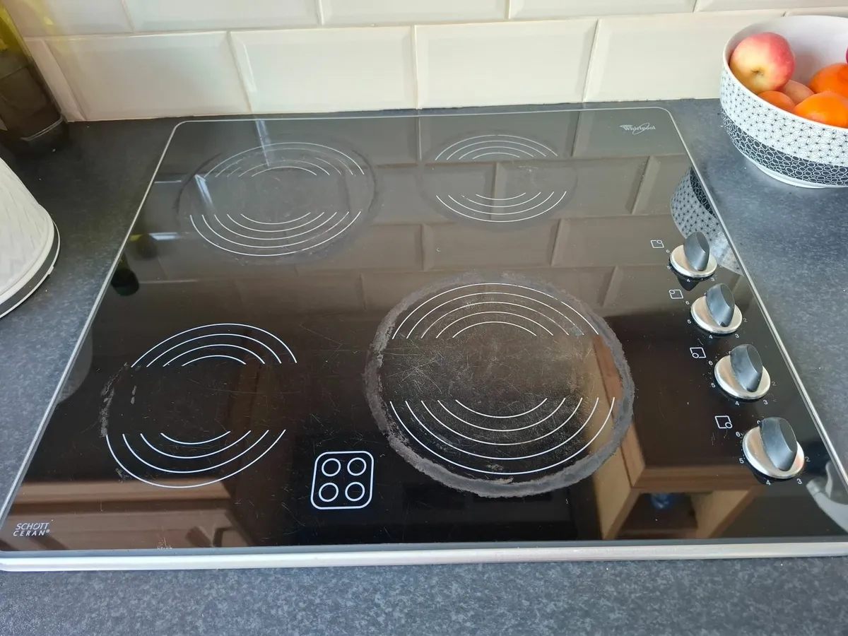 Oven and hob - Image 1