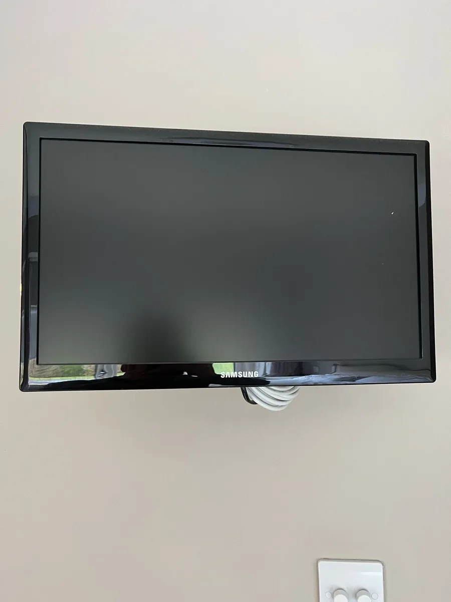 Samsung 19” TV - Image 1