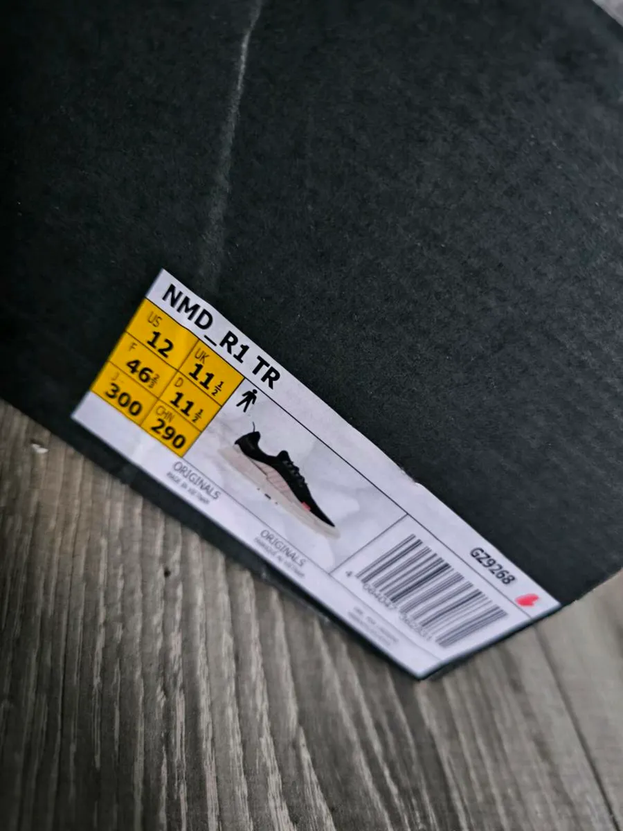 Mens Adidas Trainers UK 11.5 - Image 2