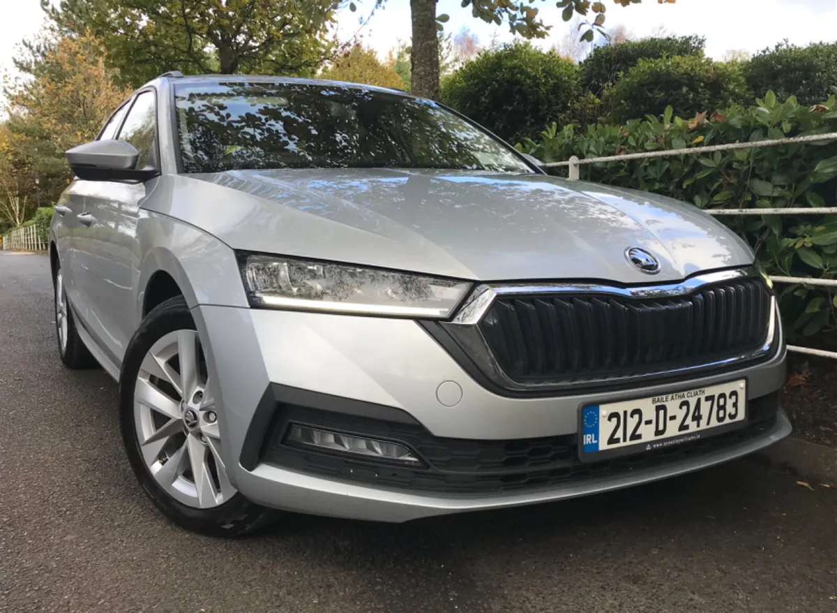 Skoda Octavia COMBO ESTATE 2.0TDI 115HP - Image 2