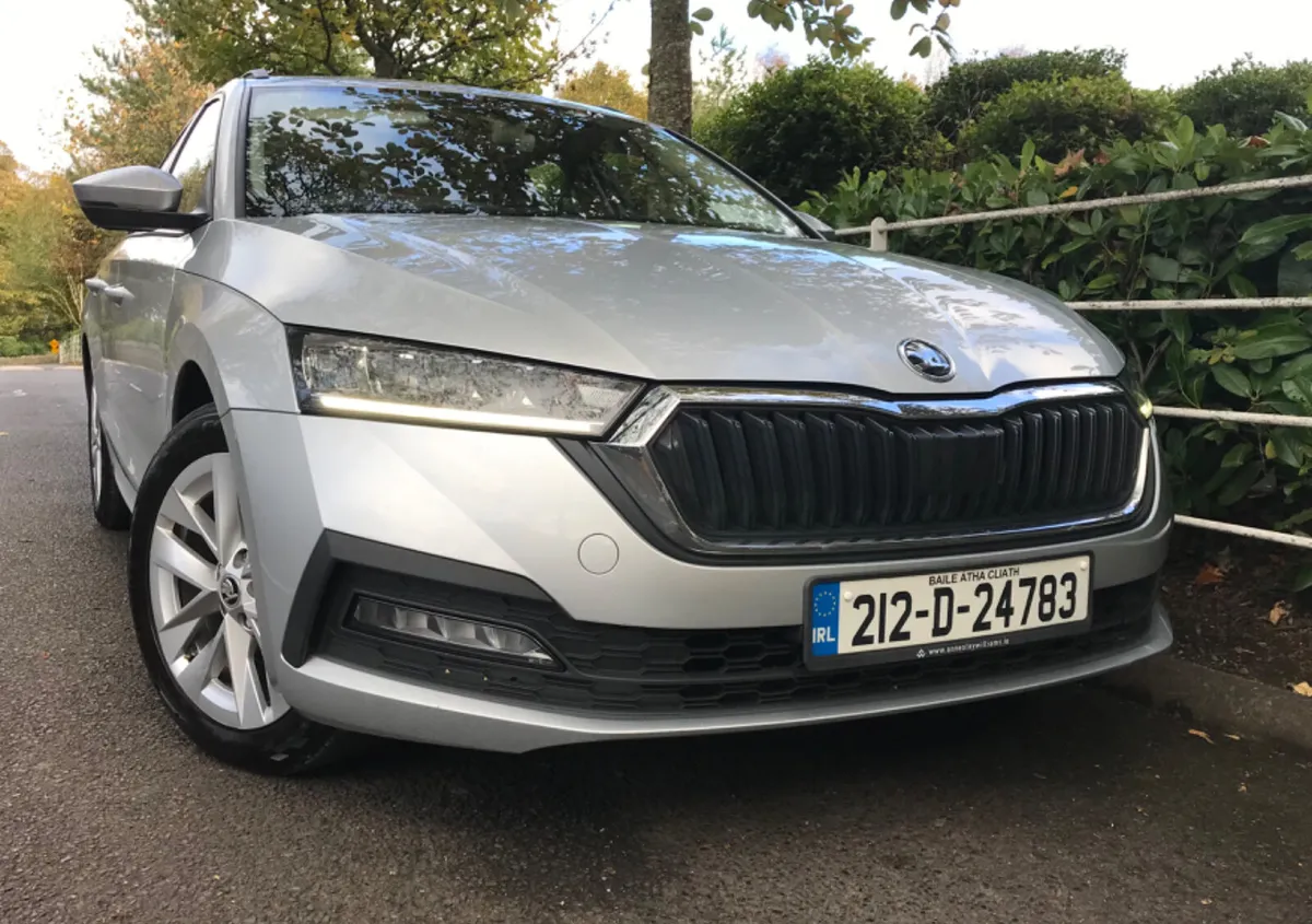 Skoda Octavia COMBO ESTATE 2.0TDI 115HP - Image 4