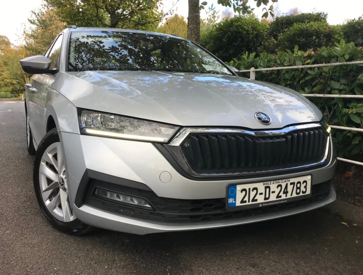 Skoda Octavia COMBO ESTATE 2.0TDI 115HP - Image 3