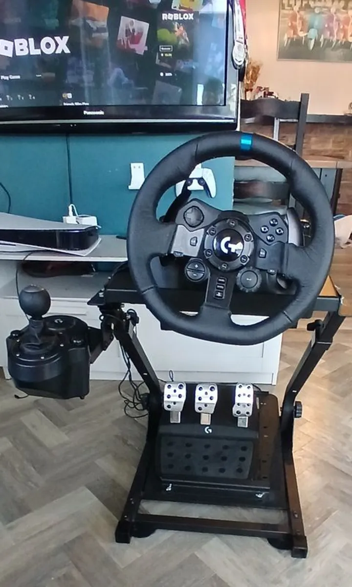 playstation steering wheel - Image 1