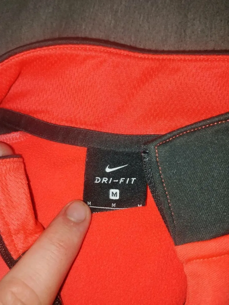 Nike top - Image 2