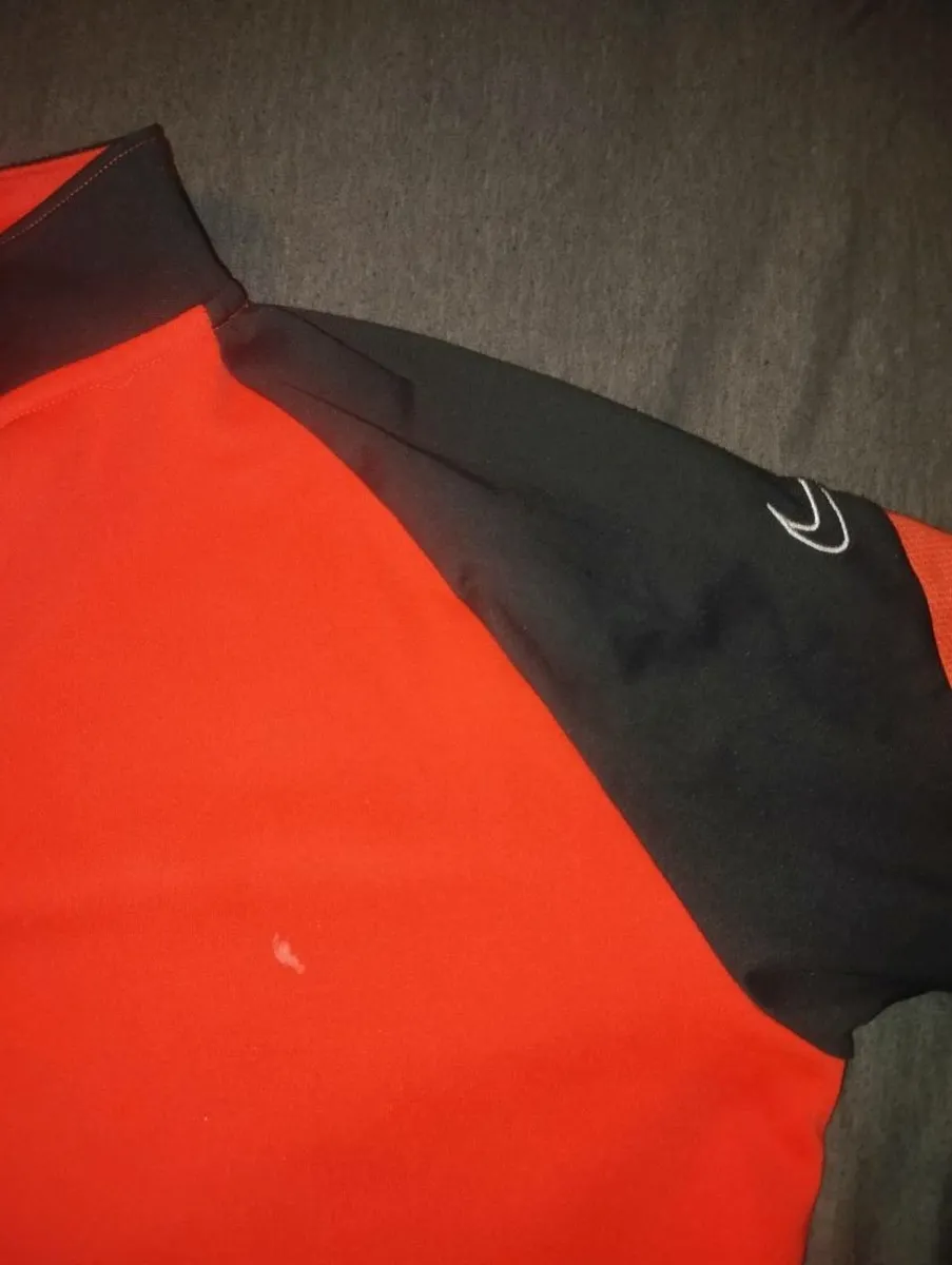 Nike top - Image 3