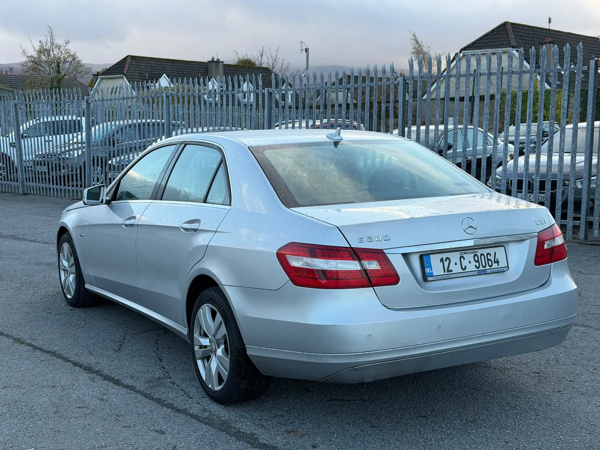 Mercedes-Benz E200 NCT 10/25 TAX 07/26 TRADE SALE - Image 4