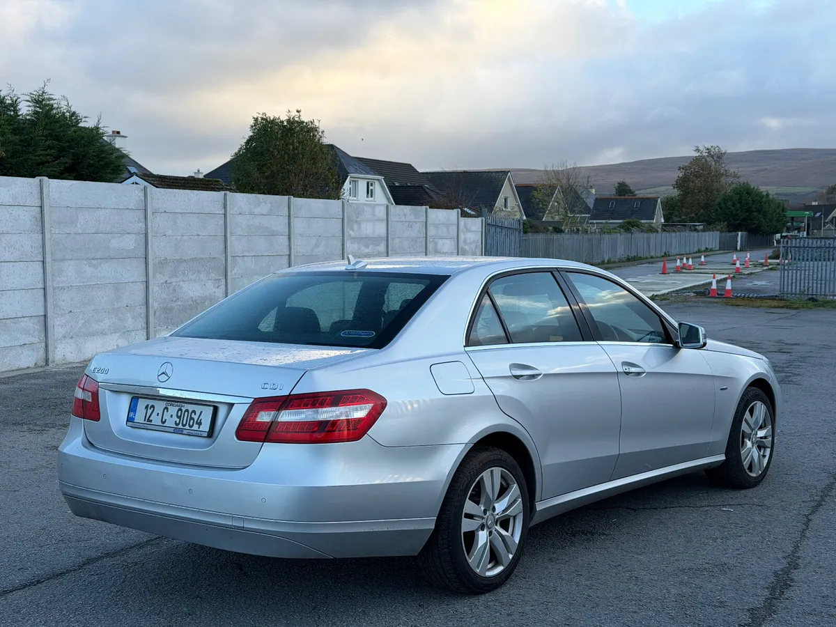 Mercedes-Benz E200 NCT 10/25 TAX 07/26 TRADE SALE - Image 3