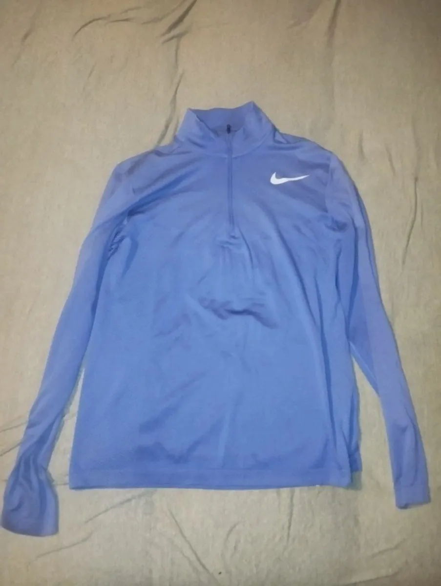 Nike top - Image 1