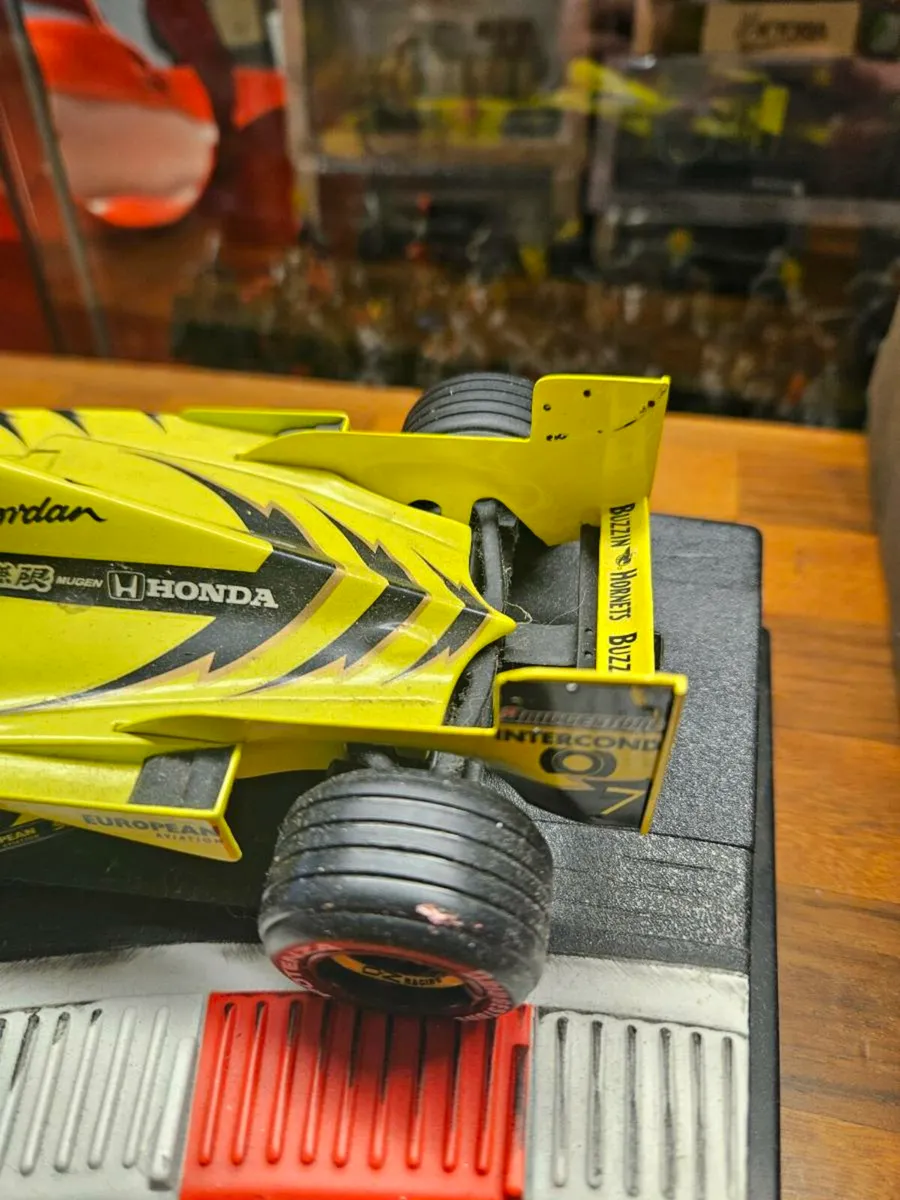 Corgi Hotwheels Formula 1 Jordan Damon Hill - Image 3