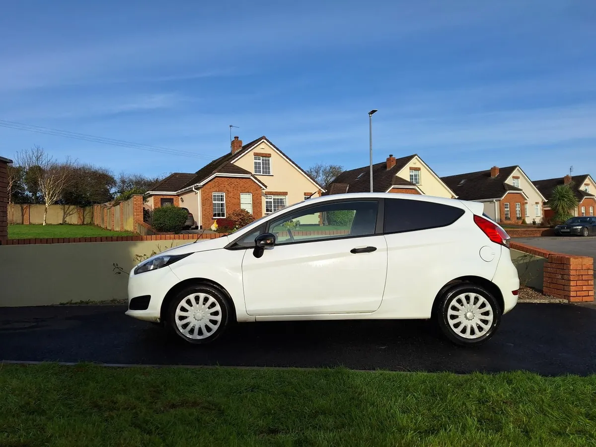 Ford Fiesta 2014 - Image 3