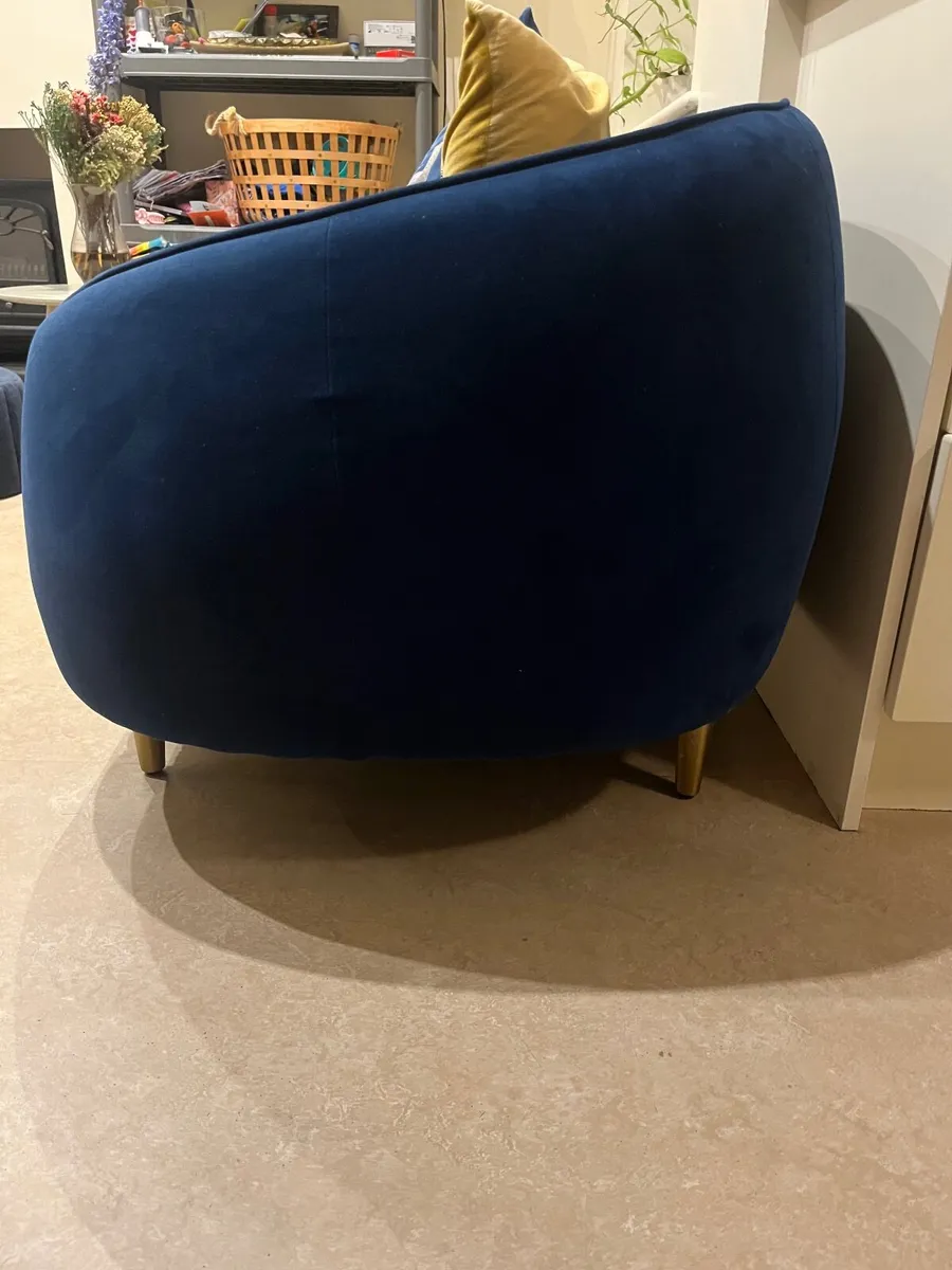 Couch - Image 1