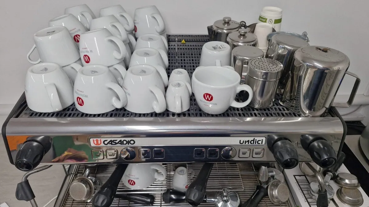 Barista Coffee Machine + All Crockery Included! - Image 1