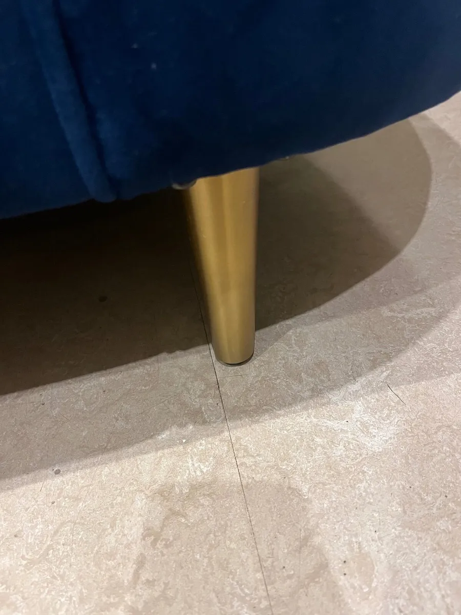 Couch - Image 3